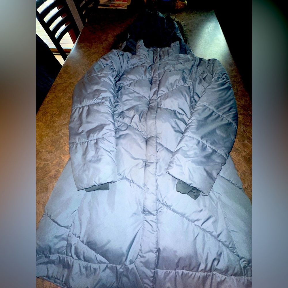 Women’s Columbia Bell Isle long Winter Jacket, fur lined hood, size medium